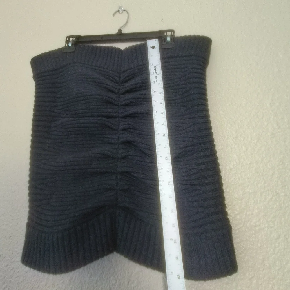 Lululemon women's scarf, one size, black merino wool‎ knitted snood neck warmer
